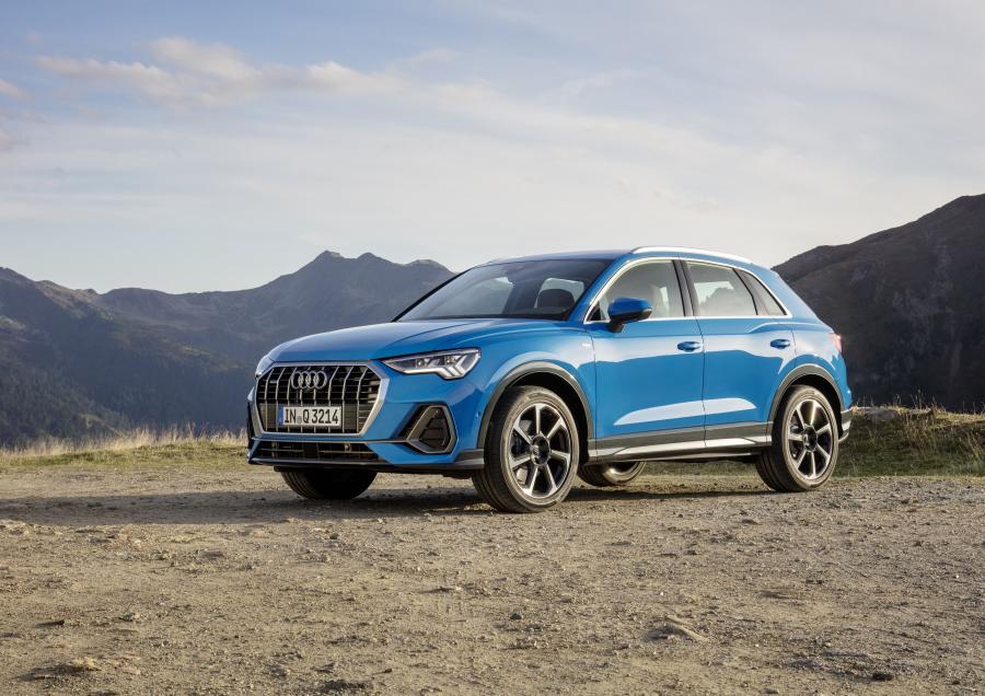  Audi Q3 45 TFSI Quattro S-Line 2018 года  (WW) (фото 45 из 56)
